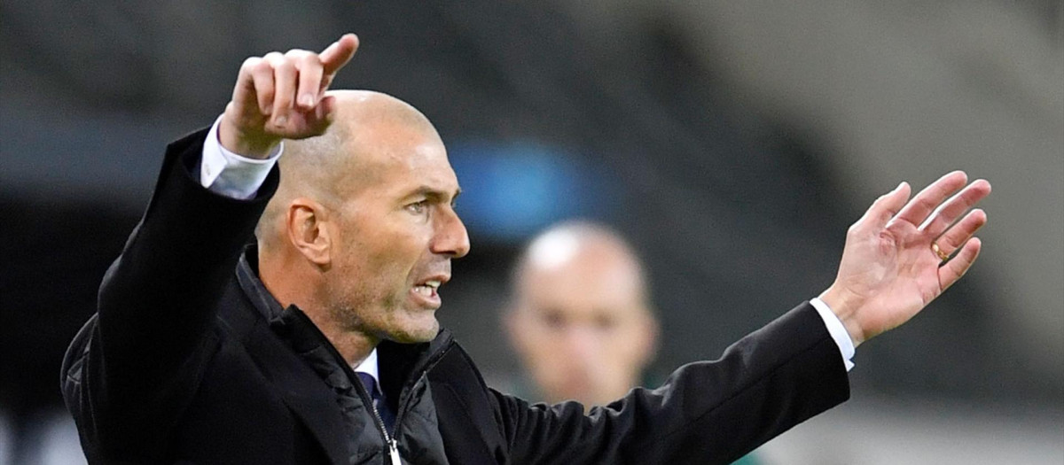 Zinedine Zidane durante un partido como entrenador edl Real Madrid en la Champions League