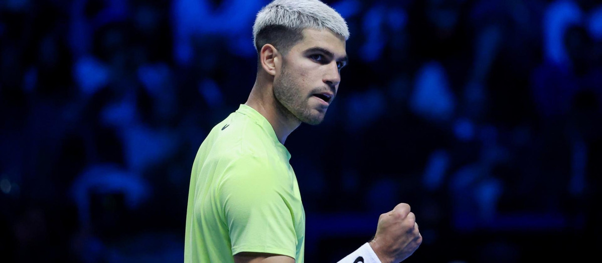 11 November 2025, Italy, Turin: Spanish tennis player Carlos Alcaraz celebrates a point against US Taylor Fritz during their men's singles group stage match of the ATP World Tour Finals at the Inalpi Arena. Photo: Roberta Corradin/LiveMedia-IPA/ZUMA Press Wire/dpa

Roberta Corradin/LiveMedia-IPA/Z / DPA
11/11/2025 ONLY FOR USE IN SPAIN