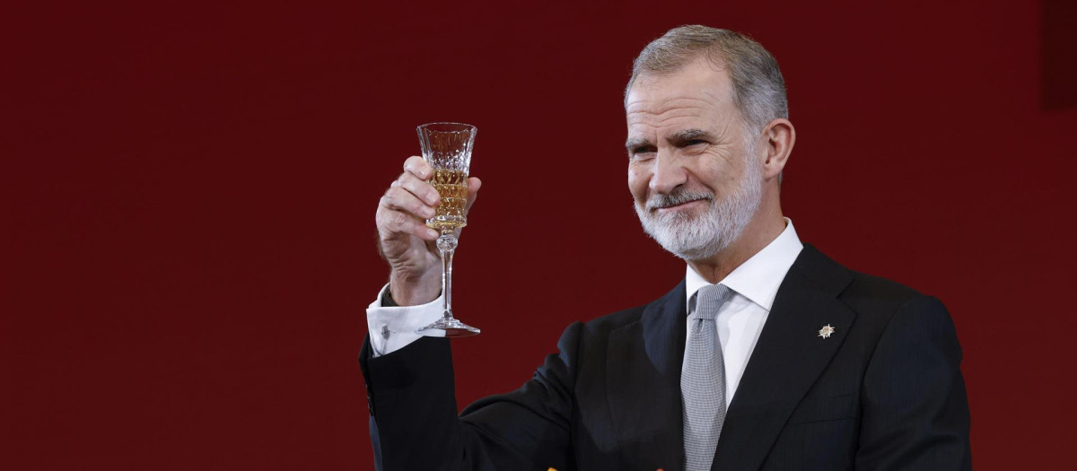 El Rey brinda en la cena de gala ofrecida este miércoles por el presidente de China