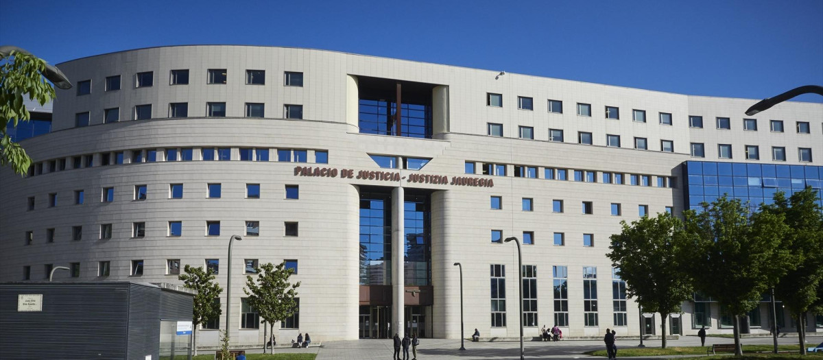 Fachada de la Audiencia Provincial de Navarra