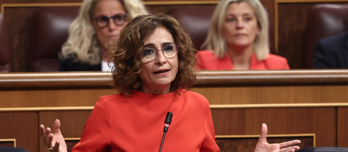 La vicepresidenta primera y ministra de Hacienda, María Jesús Montero