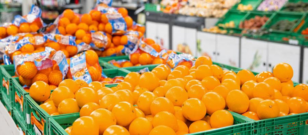 Imagen de naranjas en un supermercado de Mercadona.