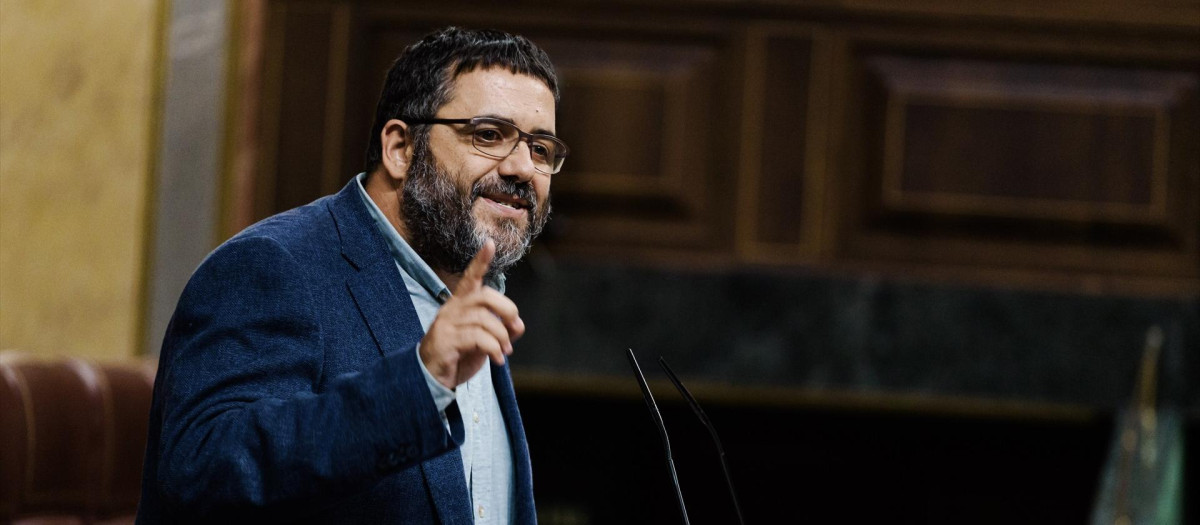 (Foto de ARCHIVO)
El diputado de Sumar Vicenç Vidal, interviene durante una sesión plenaria, en el Congreso de los Diputados, a 14 de octubre de 2025, en Madrid (España). El BNG propone en el Congreso reducir la jornada laboral máxima legal en España de 40 a 35 horas semanales sin pérdida salarial, reforzando además el control sobre las horas extra y el registro horario. La propuesta se debate tras el reciente rechazo de una reducción previa a 37,5 horas en la cámara baja propuesta por el ministerio de trabajo.

Carlos Luján / Europa Press
14/10/2025
