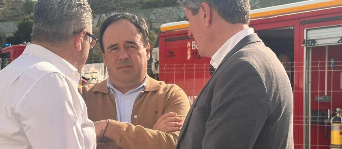 Juan Francisco Pérez Llorca durante su desplazamiento al Hospital Marina Baixa de Villajoyosa