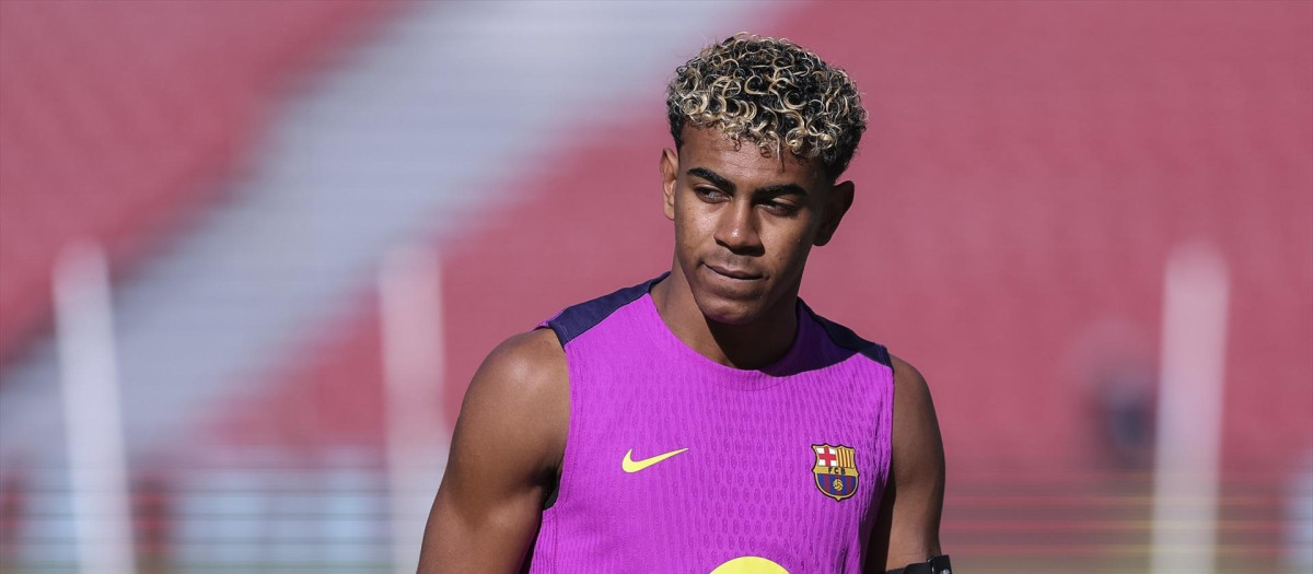 Lamine Yamal en un entrenamiento con el FC Barcelona