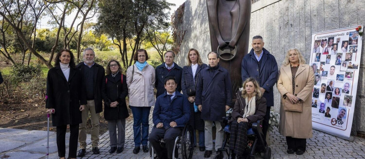 Homenaje a las víctimas de los accidentes de tráfico.

REMITIDA / HANDOUT por AYUNTAMIENTO DE MADRID
Fotografía remitida a medios de comunicación exclusivamente para ilustrar la noticia a la que hace referencia la imagen, y citando la procedencia de la imagen en la firma
16/11/2025