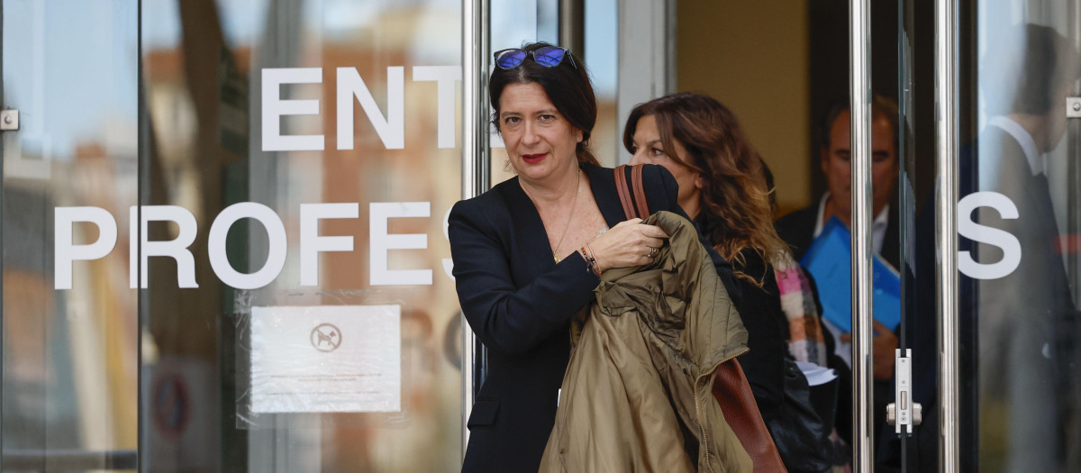 Leire Díez, a su salida de los juzgados el lunes, tras declarar como imputada