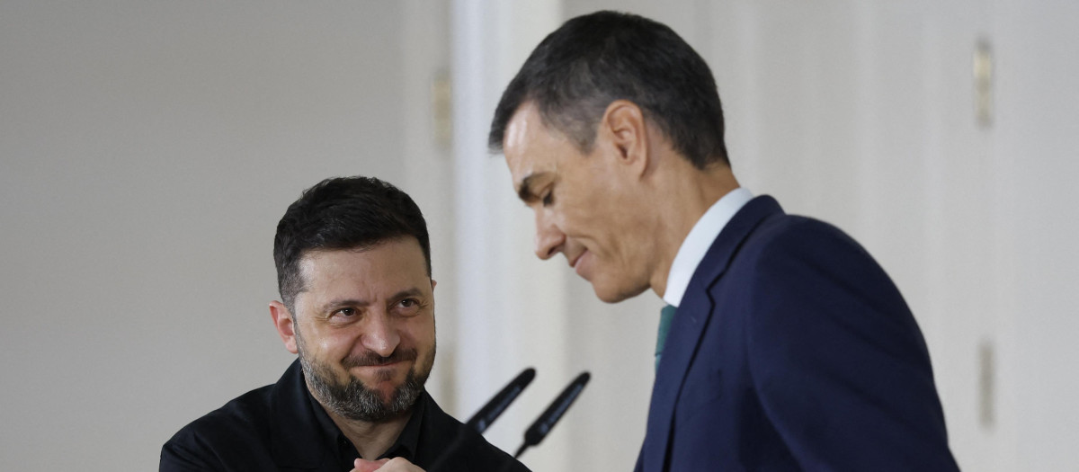 Pedro Sánchez y el presidente ucraniano Volodímir Zelenski en Moncloa