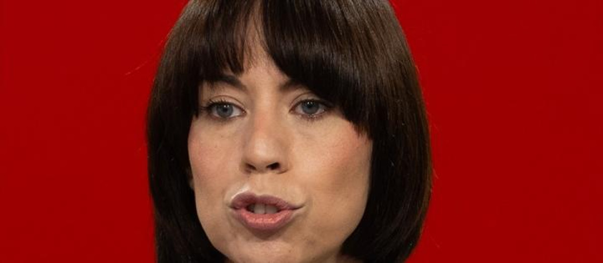 (Foto de ARCHIVO)
La ministra de Ciencia, Innovación y Universidades y secretaria general del PSPV-PSOE, Diana Morant, atiende a los medios de comunicación en la sede del PSPV-PSOE, a 8 de noviembre de 2025, en Valencia, Comunidad Valenciana (España). Morant rechaza las negociaciones entre PP y Vox y exige la convocatoria de elecciones.

Jorge Gil / Europa Press
08/11/2025