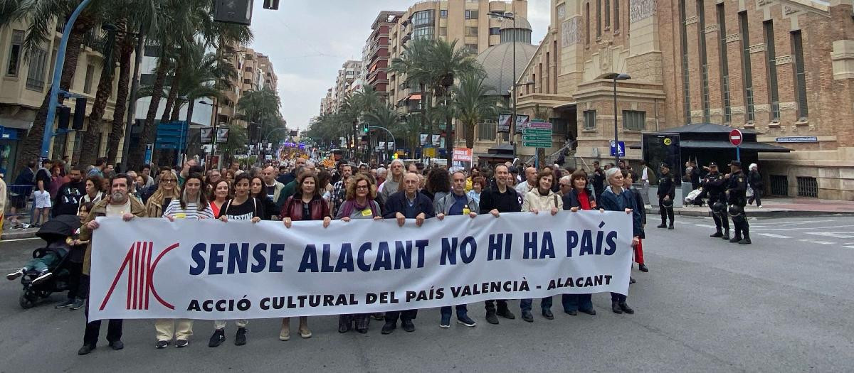 Movilización de Acció Cultural en Alicante