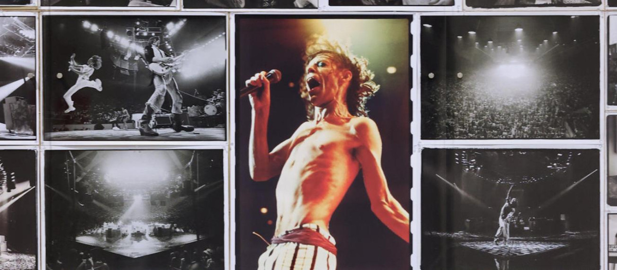 A CORUÑA, 21/11/25.- La fotógrafa Annie Leibovitz -autora de los retratos de los Reyes que cuelgan en el Banco de España- presenta 'Wonderland', la primera exposición retrospectiva de su obra que se realiza en España y la primera que la Fundación Marta Ortega Pérez (MOP) dedica a una mujer vinculada al mundo de la moda. EFE/Cabalar