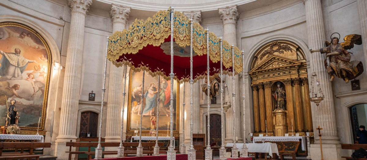 Nuevo palio de la hermandad del Prendimiento