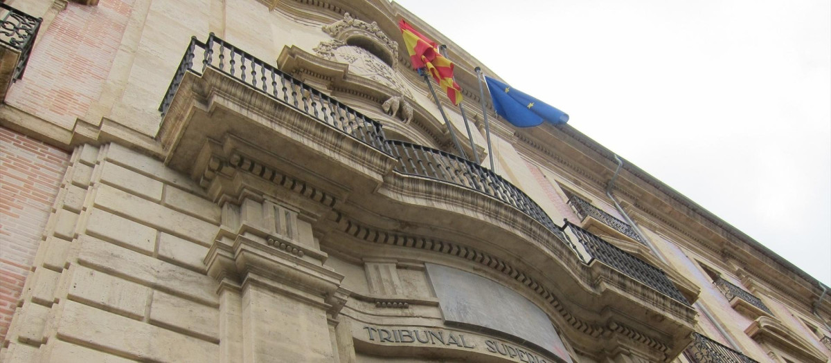 (Foto de ARCHIVO)
Fachada del TSJCV


26/5/2017