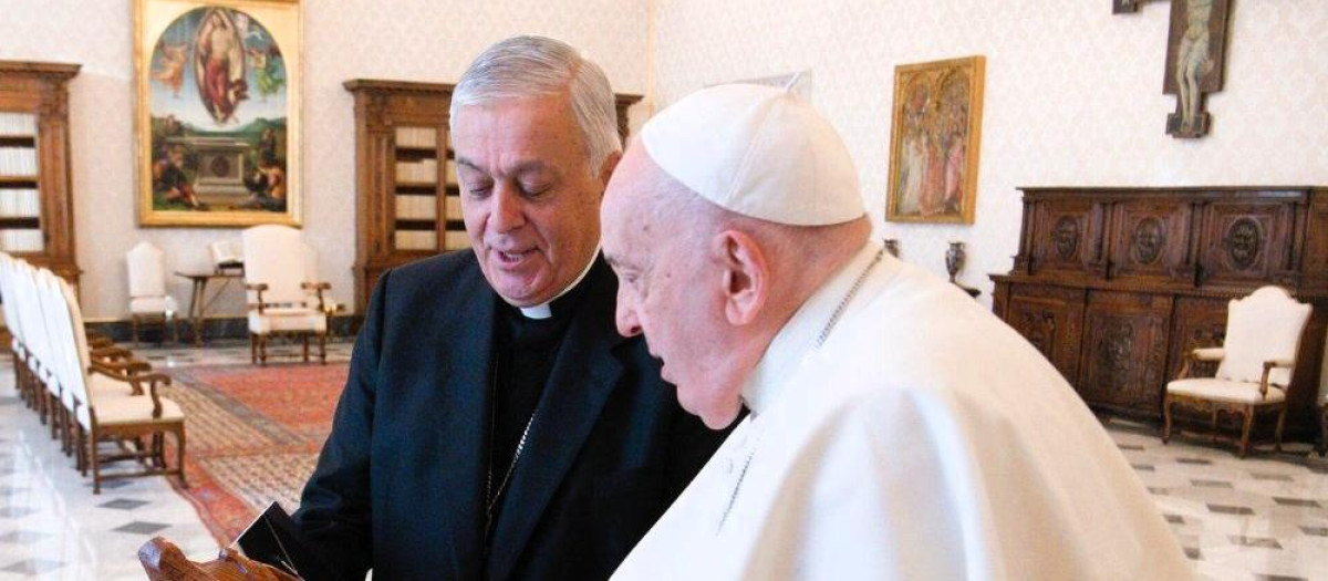 Monseñor Bernardo Álvarez con el Papa Francisco