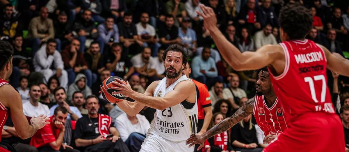 Sergi Llull busca una canasta en el partido ante el Hapoel Tel-Aviv