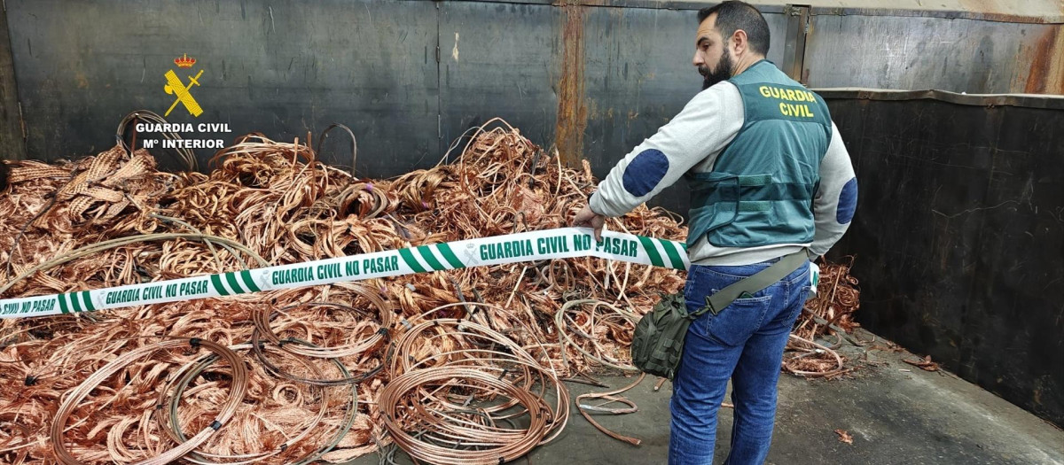 Imagen del cobre intervenido

REMITIDA / HANDOUT por OPC
Fotografía remitida a medios de comunicación exclusivamente para ilustrar la noticia a la que hace referencia la imagen, y citando la procedencia de la imagen en la firma
26/11/2025