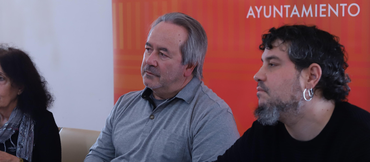 El alcalde de Zamora, Francisco Guarido; los secretarios generales provinciales de CCOO y UGT de Zamora, Jesús Carretero y Juan Escudero, respectivamente, y el secretario general de la CEOE de Zamora, Ángel Hernández, intervienen en la Mesa del Diálogo Social.