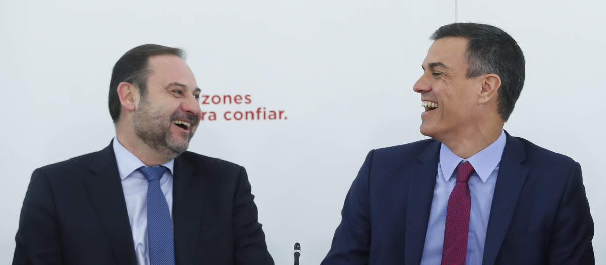 Pedro Sánchez y José Luis Ábalos