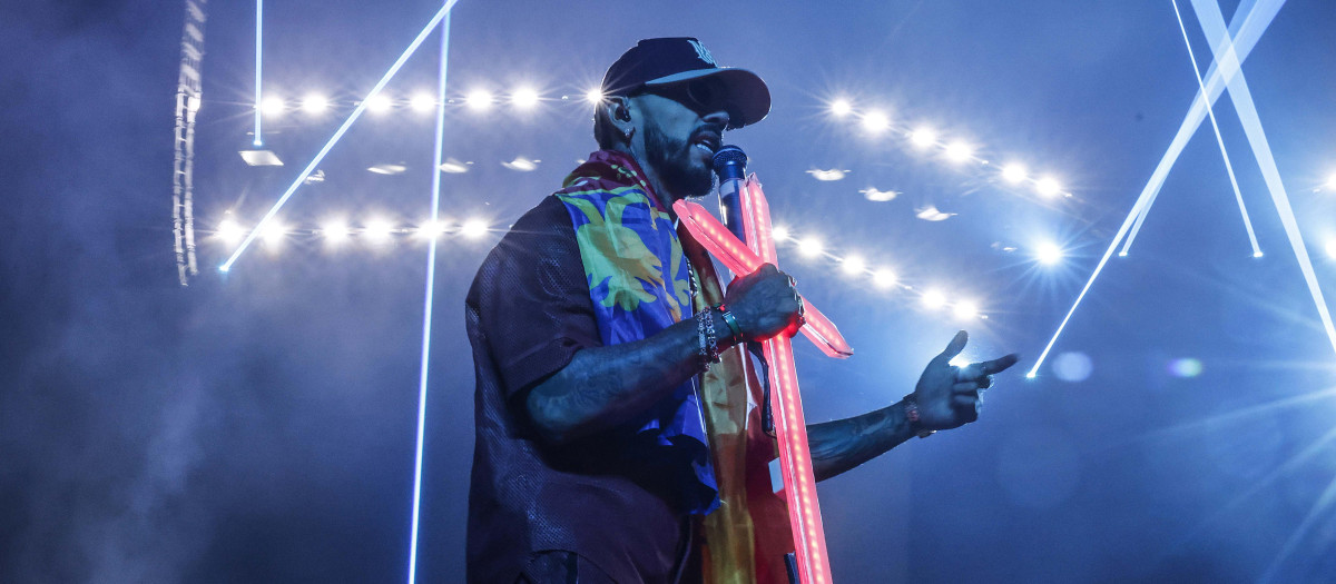 Imagen de Anuel AA tomada durante su concierto en el Roig Arena
