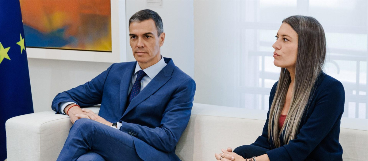 El presidente del Gobierno, Pedro Sánchez, y la portavoz del Grupo Parlamentario Junts, Miriam Nogueras, en una imagen de archivo