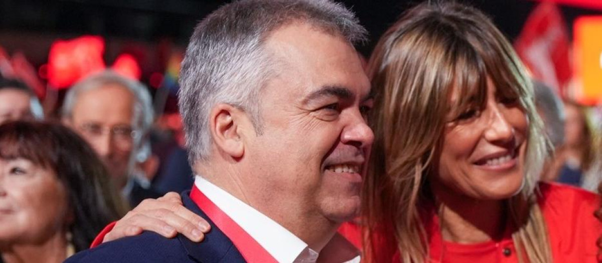 la esposa del presidente del gobierno, Begoña Gómez (2i), el secretario de Organización del PSOE, Santos Cerdán
