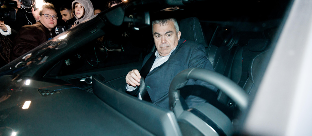 Santos Cerdán al salir de la cárcel de Soto del Real (Madrid)