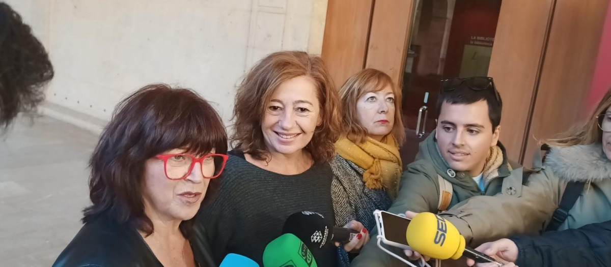 Imagen de Francina Armengol y Verónica Cantó tomada este miércoles en Valencia