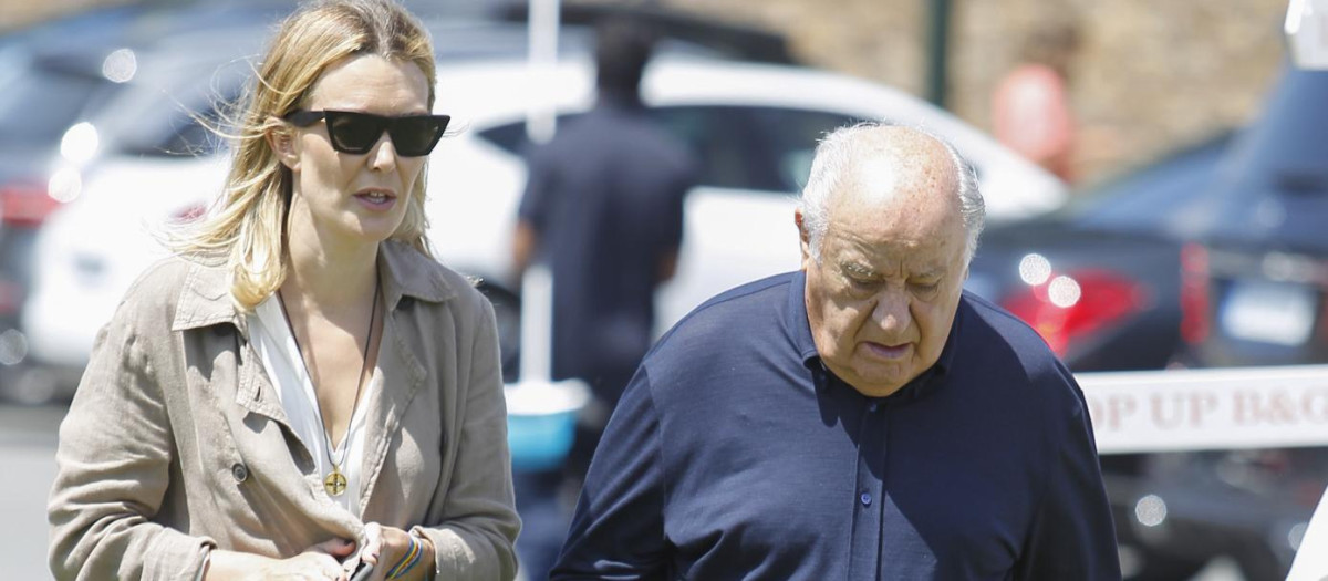 Marta Ortega con  Amancio Ortega en Casas Novas  en 2018