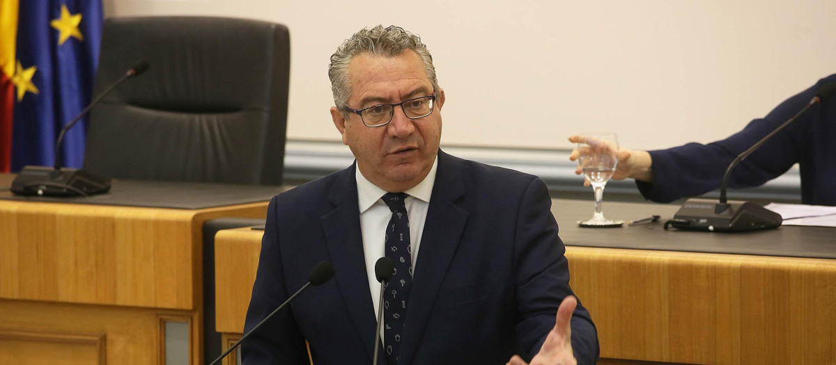 El presidente de la Diputación de Alicante, Toni Pérez, durante el Debate del estado de la provincia