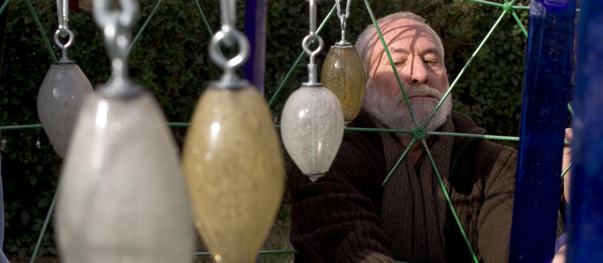 El escultor José Luis Alonso Coomonte