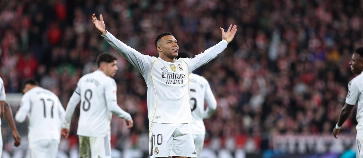 Kylian Mbappé celebra uno de sus dos goles en San Mamés