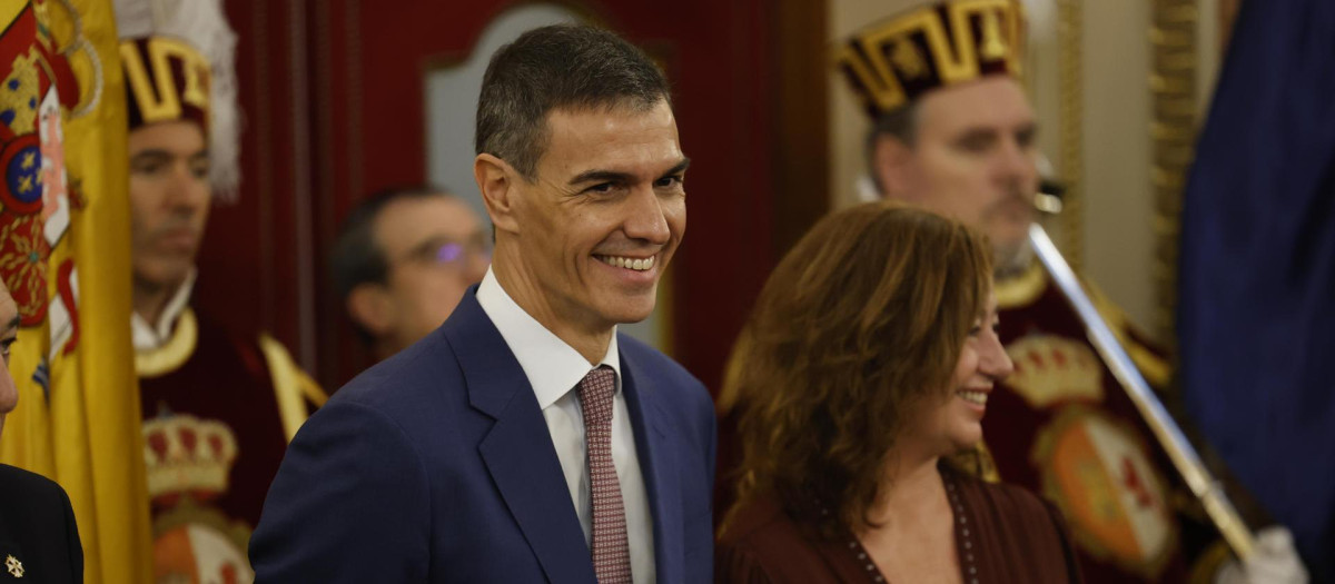 El presidente del Gobierno, Pedro Sánchez, y la presidenta de Congreso, Francina Armengol