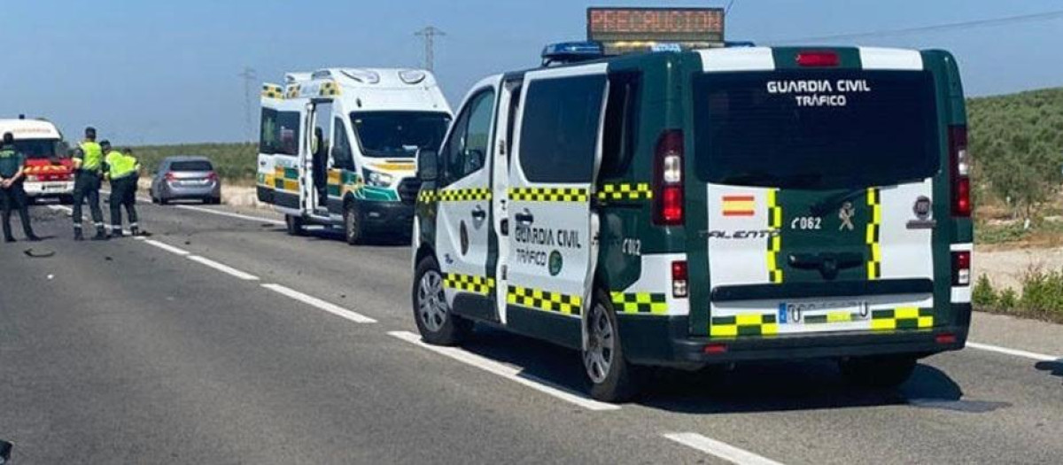 Un total de seis personas han muerto en accidentes de tráfico a última hora del sábado y la madrugada de este domingo