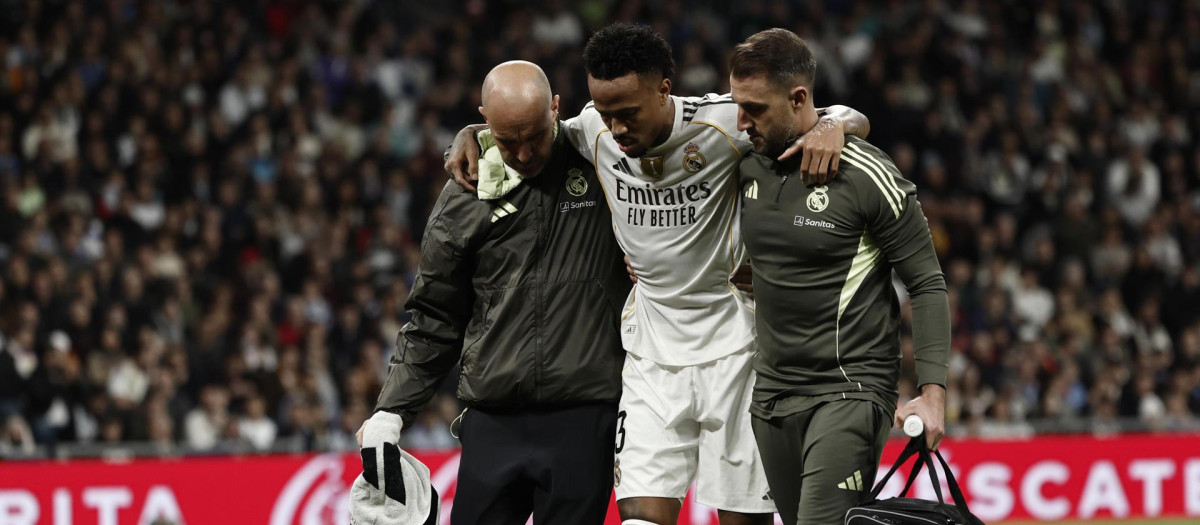 Éder Militão se retira lesionado en el partido frente al Celta