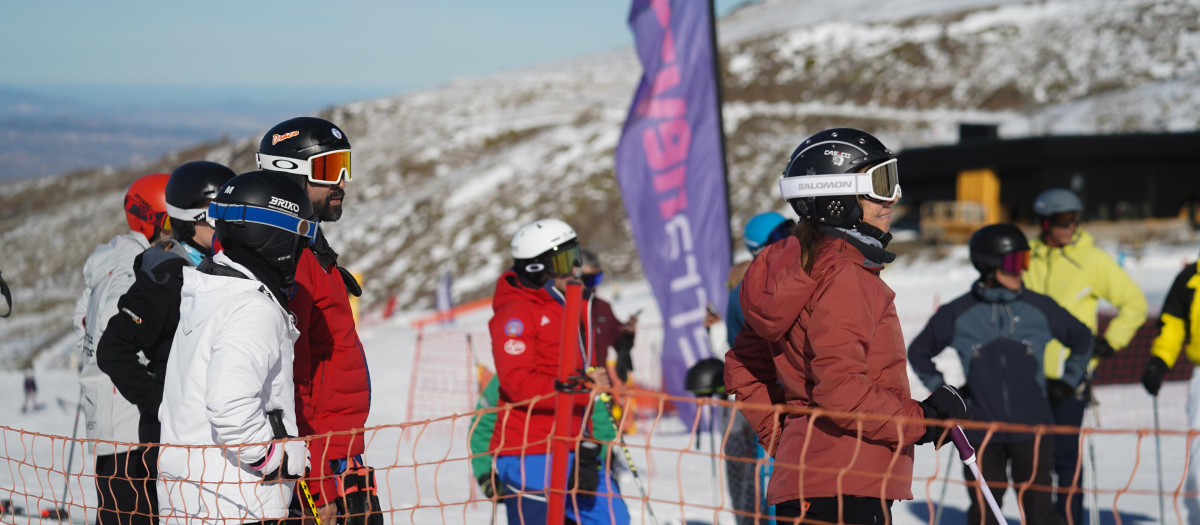 Esquiadores en Sierra Nevada durante el puente de la Inmaculada 2025