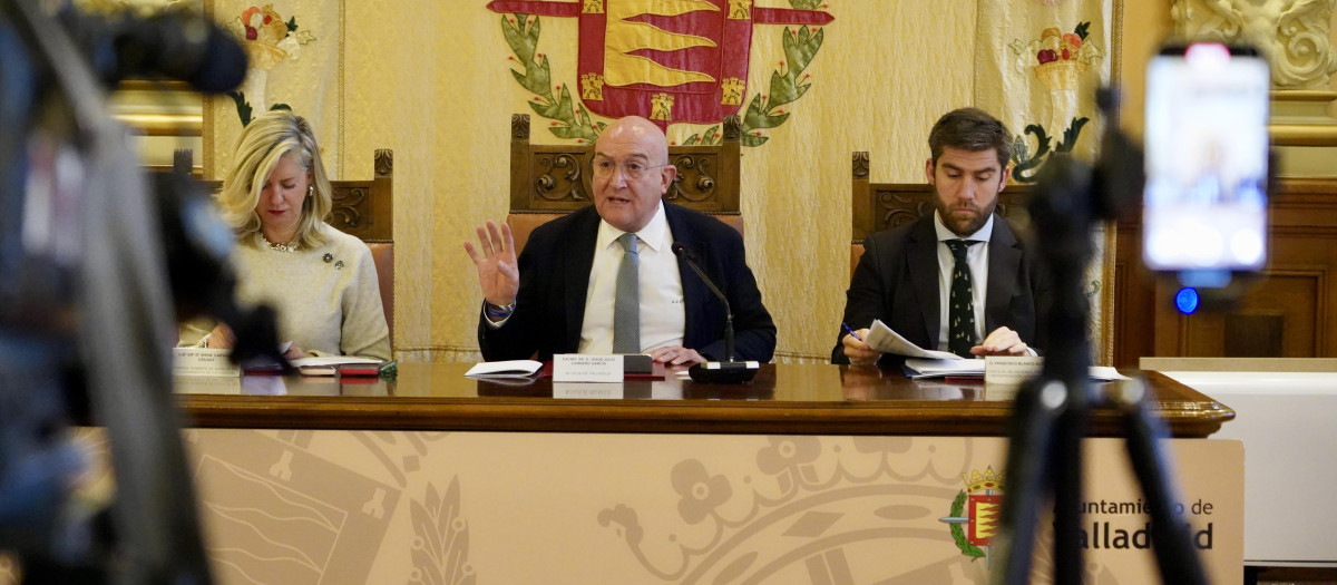 El alcalde de Valladolid, Jesús Julio Carnero, presenta el proyecto de Presupuestos Generales del Ayuntamiento para 2026.