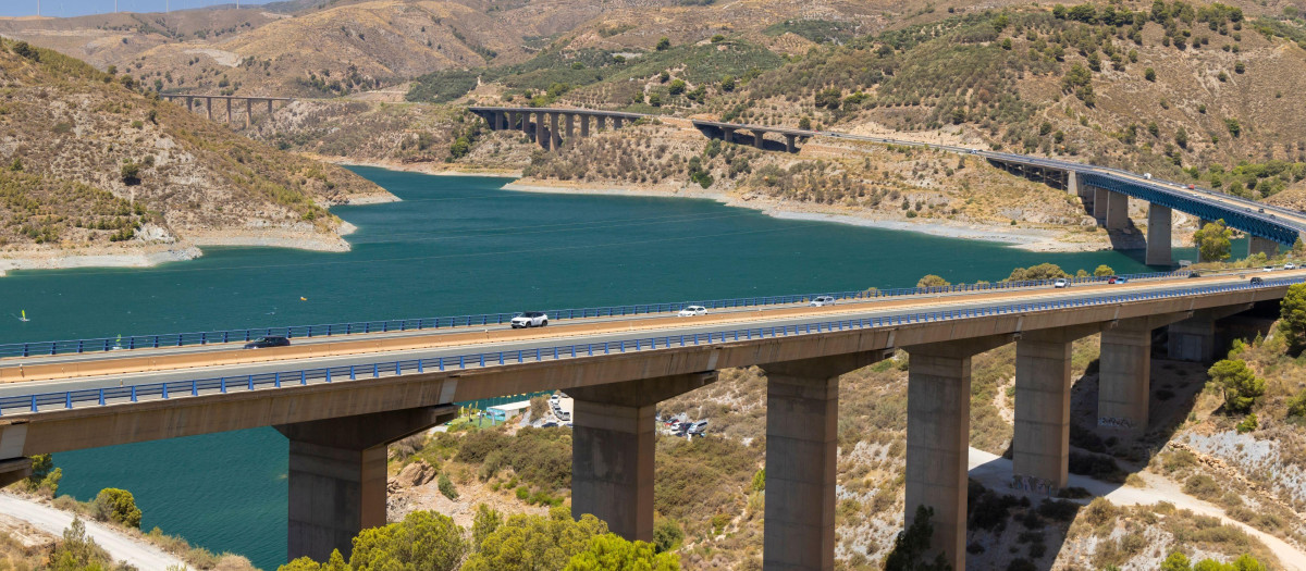 Embalse de Rules

REMITIDA / HANDOUT por COAG
Fotografía remitida a medios de comunicación exclusivamente para ilustrar la noticia a la que hace referencia la imagen, y citando la procedencia de la imagen en la firma
29/5/2024