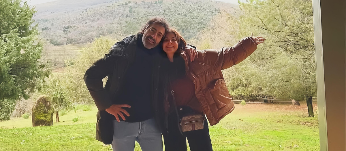 Juan del Val y Nuria Roca, en Candeleda, donde han adquirido una casa de campo