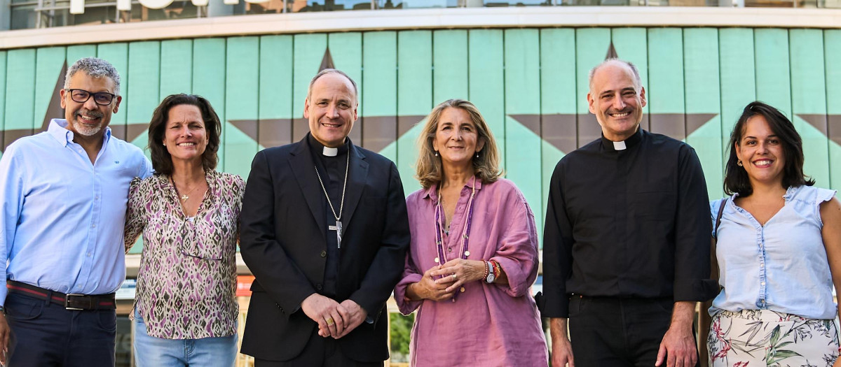 Sánchez de Lamadrid, segundo por la derecha, junto a los otros promotores del LLAMADOS