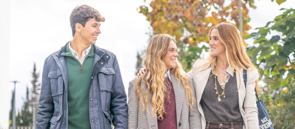 Jornada de puertas abiertas de la Universidad CEU Fernando III en Sevilla.

REMITIDA / HANDOUT por CEU FERNANDO III
Fotografía remitida a medios de comunicación exclusivamente para ilustrar la noticia a la que hace referencia la imagen, y citando la procedencia de la imagen en la firma
10/12/2025