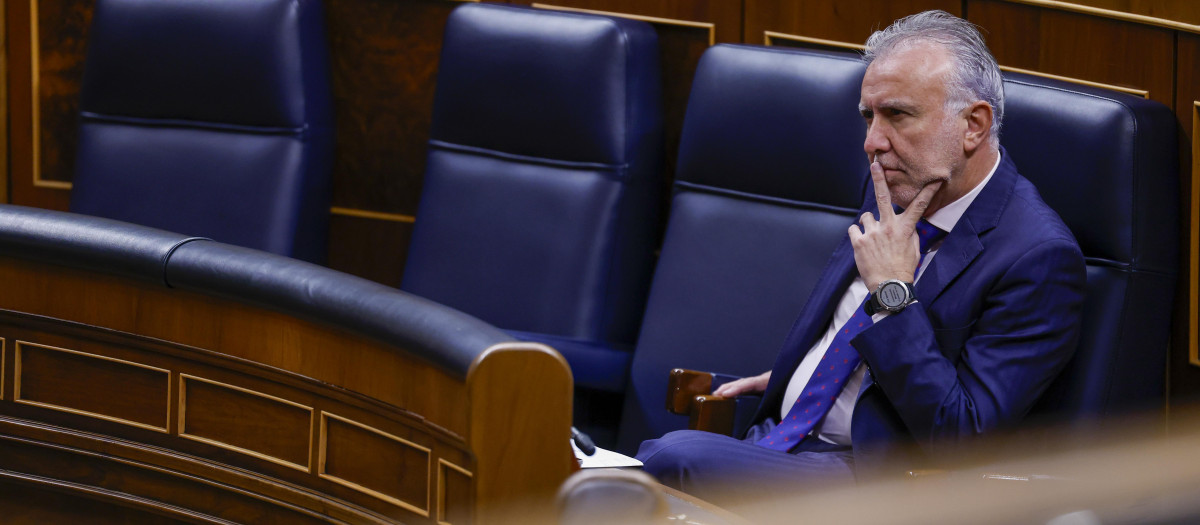 El ministro Ángel Víctor Torres, este jueves en su escaño