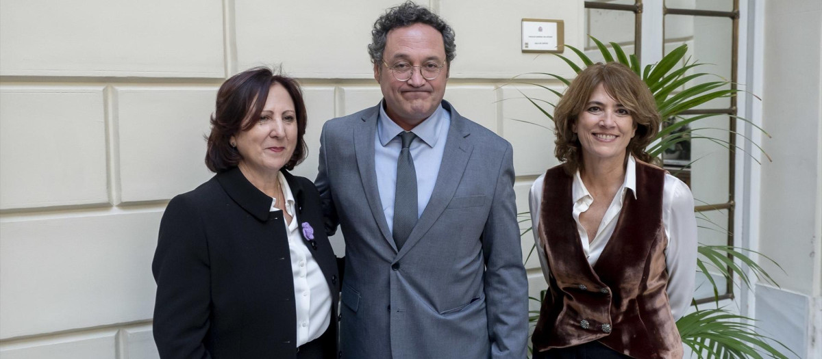 Teresa Paramato en su nueva toma de posesión como fiscal general del Estado  junto a Álvaro García Ortiz y Dolores Delgado

ALBERTO ORTEGA - EUROPA PRESS
11/12/2025