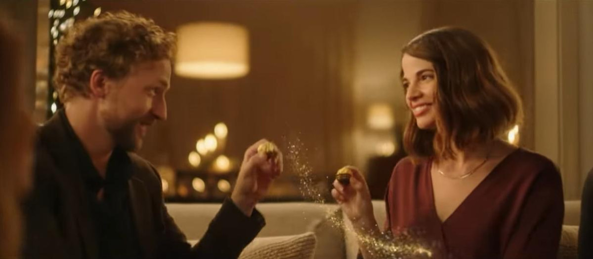 Imagen de la actriz valenciana Luna del Valle en el anuncio de Ferrero Rocher.