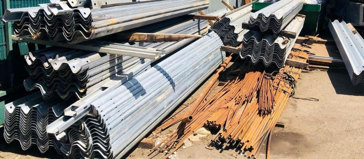 Cuatro detenidos en relación con el robo de 68 toneladas de biondas de las obras del nudo entre la A-8 y la A-67

REMITIDA / HANDOUT por GUARDIA CIVIL
Fotografía remitida a medios de comunicación exclusivamente para ilustrar la noticia a la que hace referencia la imagen, y citando la procedencia de la imagen en la firma
12/12/2025