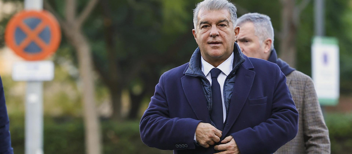 El presidente del Barcelona, Joan Laporta, llega este viernes al Juzgado de instrucción número 1 de Barcelona para declarar como testigo en el marco de la instrucción del caso Negreira