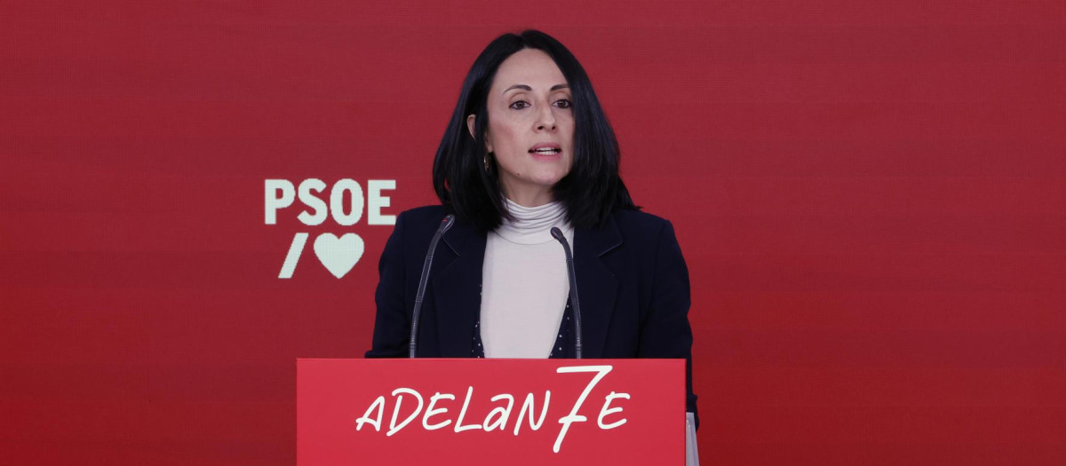 La secretaria de Organización del PSOE, Rebeca Torró, ofrece su primera rueda de prensa en la sede del partido, golpeado esta semana por las denuncias de acoso sexual y detenciones por casos de presunta corrupción