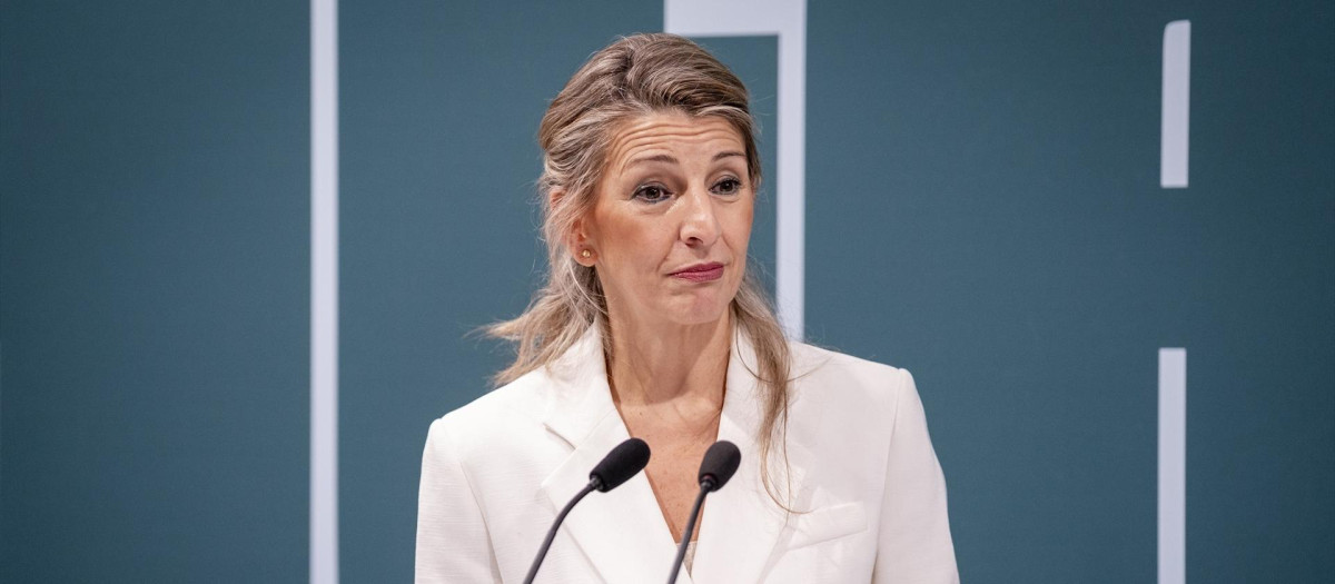 La vicepresidenta segunda y ministra de Trabajo y Economía Social, Yolanda Díaz, durante la presentación del IV Informe de la Comisión Asesora para actualizar el SMI en 2026, en el Ministerio de Trabajo y Economía Social