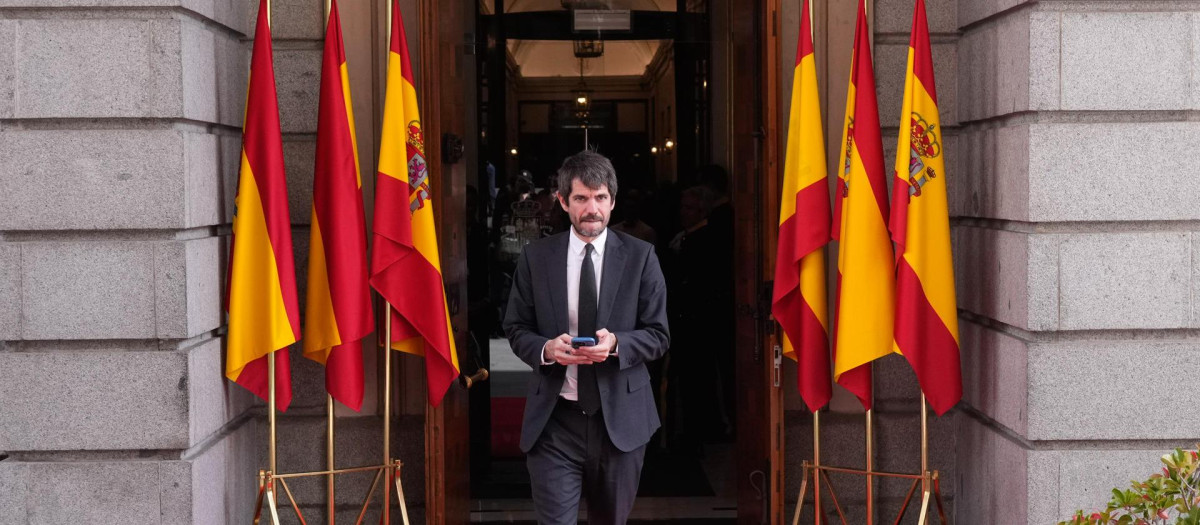El ministro de Cultura, Ernest Urtasun, a su salida del acto institucional por el Día de la Constitución