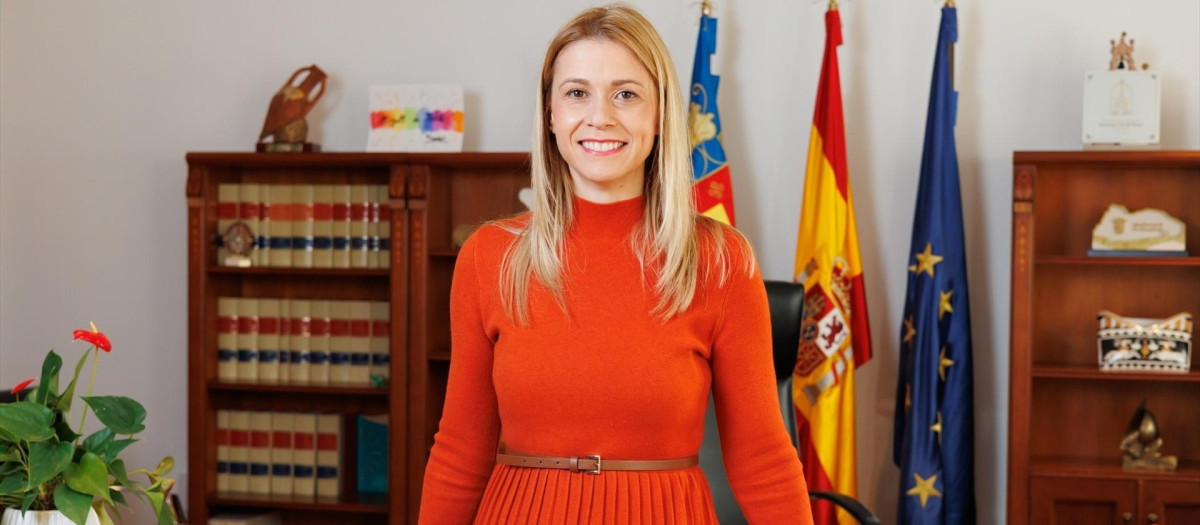 Imagen de la nueva alcaldesa de Finestrat (Alicante), Nati Algado.

REMITIDA / HANDOUT por DAVID REVENGA
Fotografía remitida a medios de comunicación exclusivamente para ilustrar la noticia a la que hace referencia la imagen, y citando la procedencia de la imagen en la firma
12/12/2025