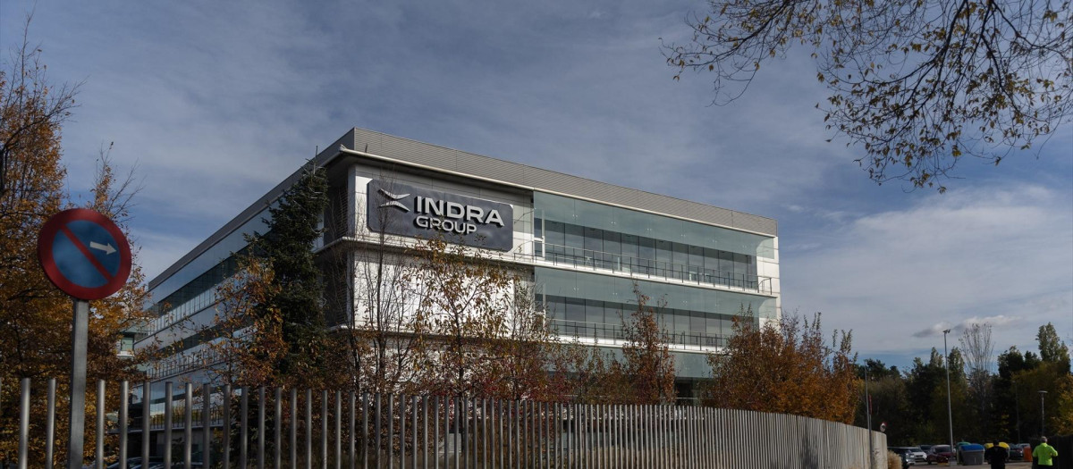 Fachada de la sede de Indra, a 25 de noviembre de 2025, en Alcobendas, Madrid.